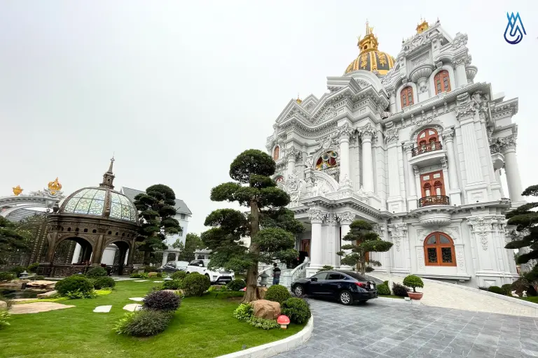 Giải pháp tăng cường sóng điện thoại cho lâu đài triệu đô của ông chủ thạch rau câu Long Hải 1 Lâu đài Thành Long nổi bật với kiến trúc tráng lệ.