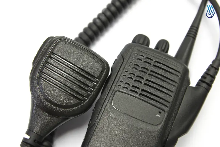 Giải pháp bộ đàm cho doanh nghiệp – Tối ưu liên lạc, nâng cao hiệu suất 4 Bộ đàm 3G/4G là loại bộ đàm tiên tiến nhất hiện nay, sử dụng mạng di động hoặc WiFi thay vì sóng vô tuyến truyền thống.