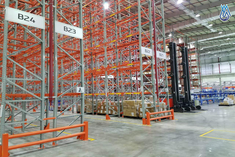 Kho Long Hậu có quá nhiều khung sắt kim loại