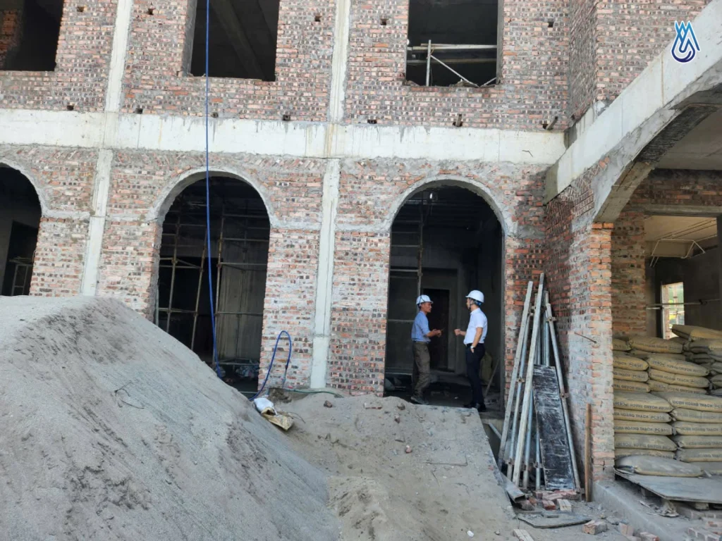 Quy Trình Thi Công Phòng STEM Trọn Gói Chuẩn Quốc Tế Của HHNTECH 2 Khảo sát trường học & đánh giá các thông số kỹ thuật
